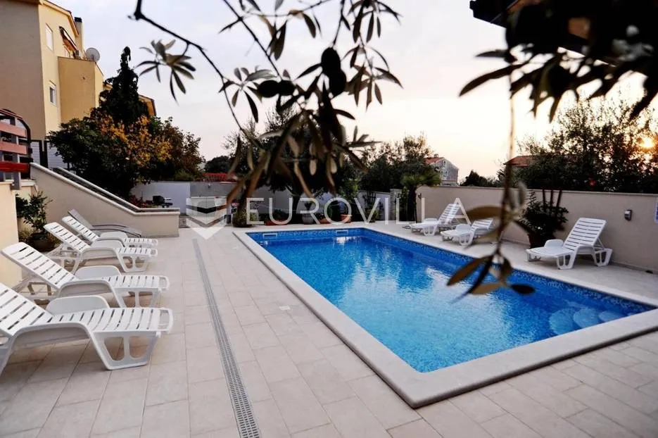istra, peroj, apartmanska kuća s prekrasnom okućnicom i panoramskim pogledom na brijune - slika 5