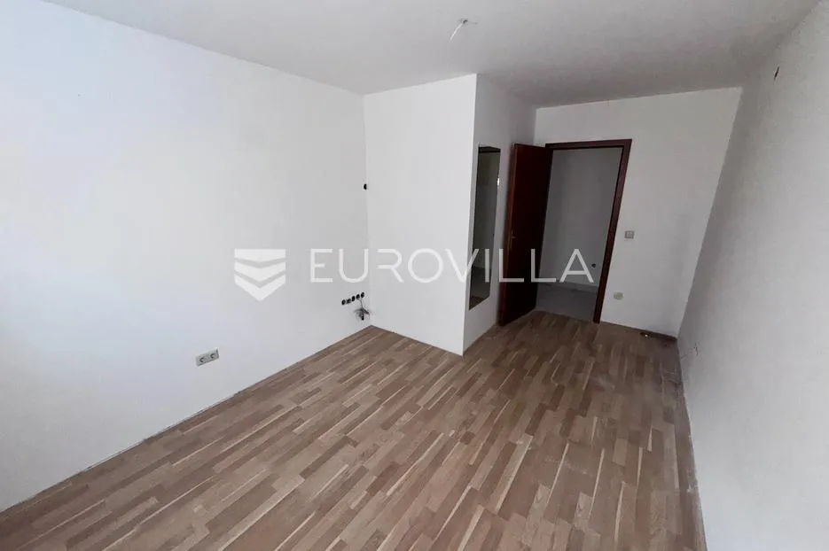 otok krk, njivice, četverosoban stan 67 m², parkirno mjesto - slika 4