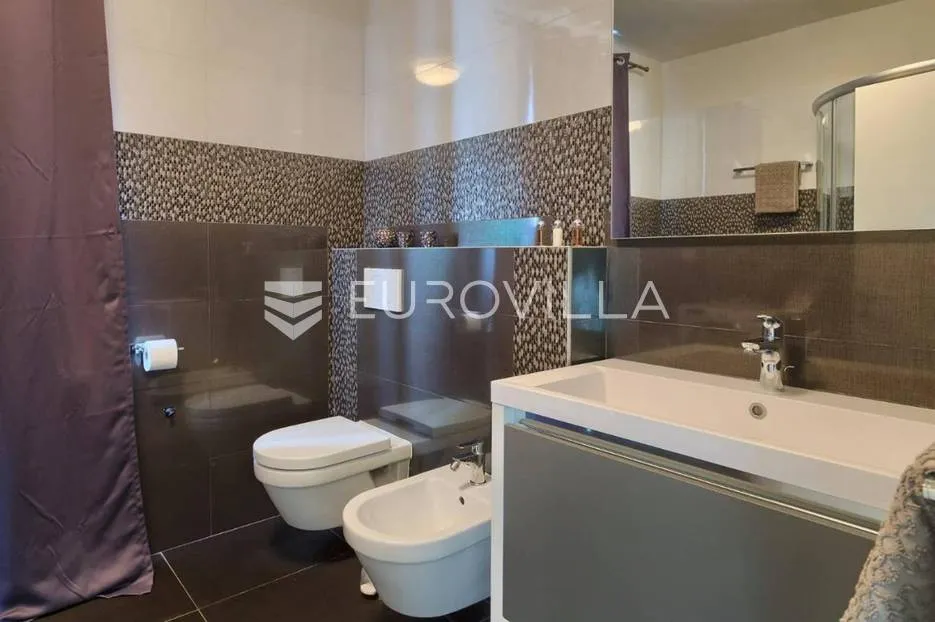pula, prekrasna villa s najboljom pozicijom - prvi red do mora - slika 25