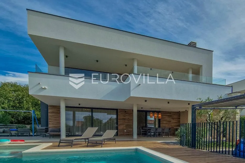 istra, luksuzna villa 276 m2 s 4 spavaće sobe, bazenom i pogledom na more - slika 2