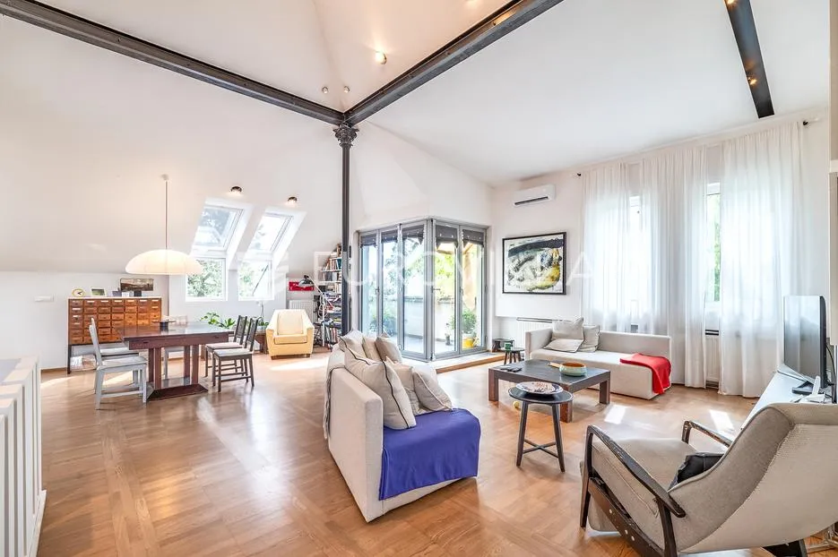 Zagreb, Pantovčak, Bulatova, prekrasan trosoban penthouse s pogledom na grad i zelenilo