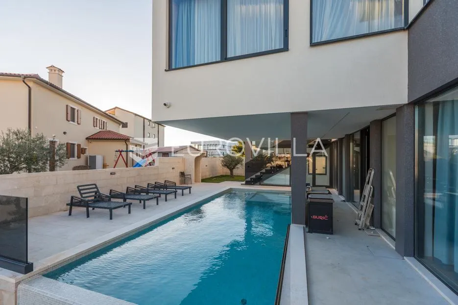 medulin, besprijekornog luksuzna vila 400 m² s bazenom, 300 m od plaže - slika 19