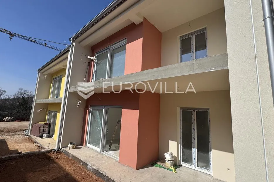istra, rovinj, okolica putini, dvosoban stan 65.72 m² s natkrivenom terasom i vrtom - slika 10