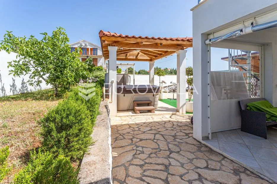 ražanj, mediteranska kuća s uređenom okućnicom, 150m od mora - slika 27