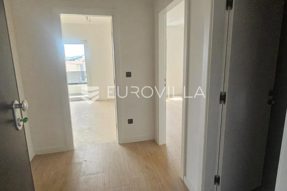 trogir,, seget, penthouse od 107 m² novogradnji s garažom i liftom - slika 10