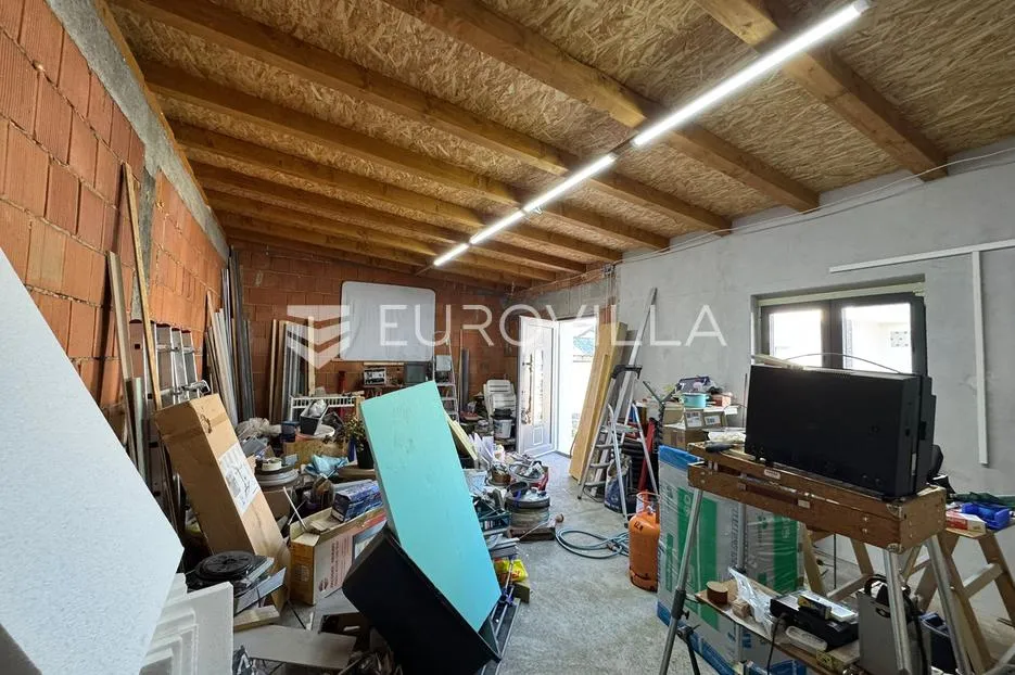 đakovo, vrhunska prizemnica, elegancija i prostranost na 267 m² - slika 32
