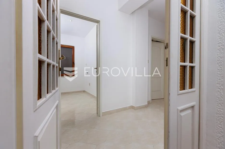 lovran, centar, četverosoban stan od 109 m², pogled na more, 20 m od plaže - slika 8