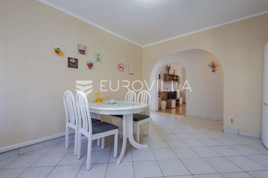 istra, pula, dvosoban stan, parking - slika 9