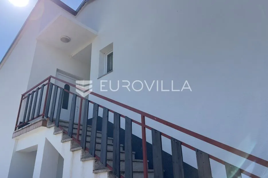 istra, poreč okolica, prostrani stan podijeljen u 3 studio apartmana na mirnoj lokaciji - slika 5