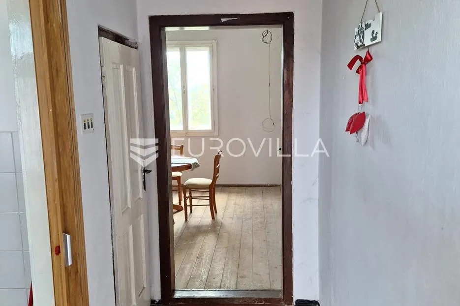 duga resa, centar, kuća 120 m², blizina svih sadržaja - slika 3