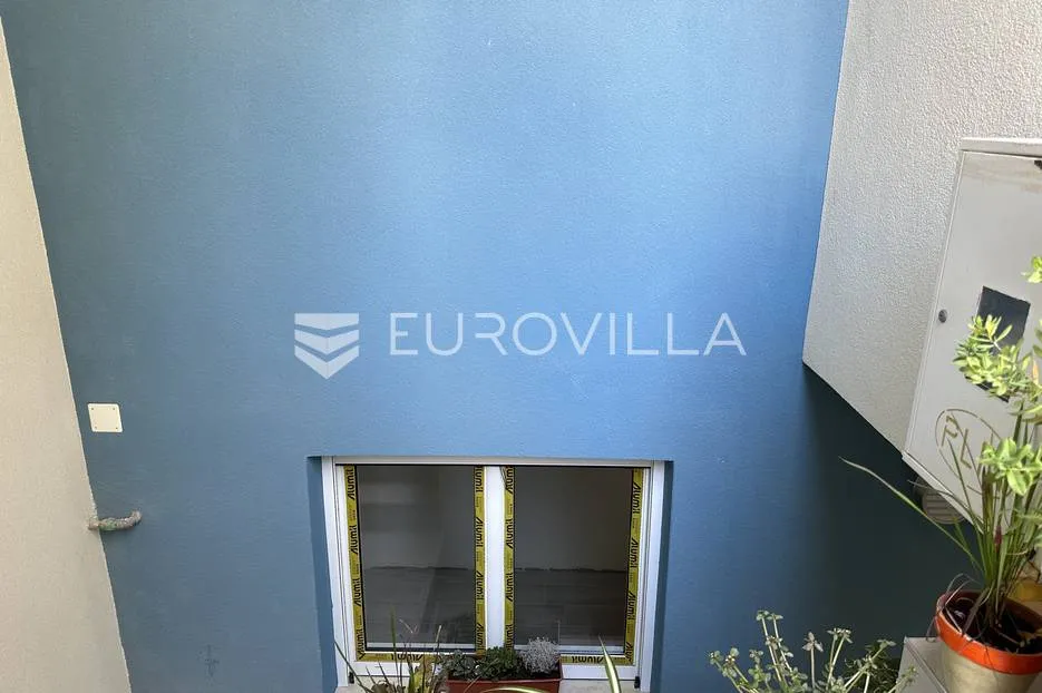 pula, nova veruda, stan s vrtom i pogled marina veruda - slika 17