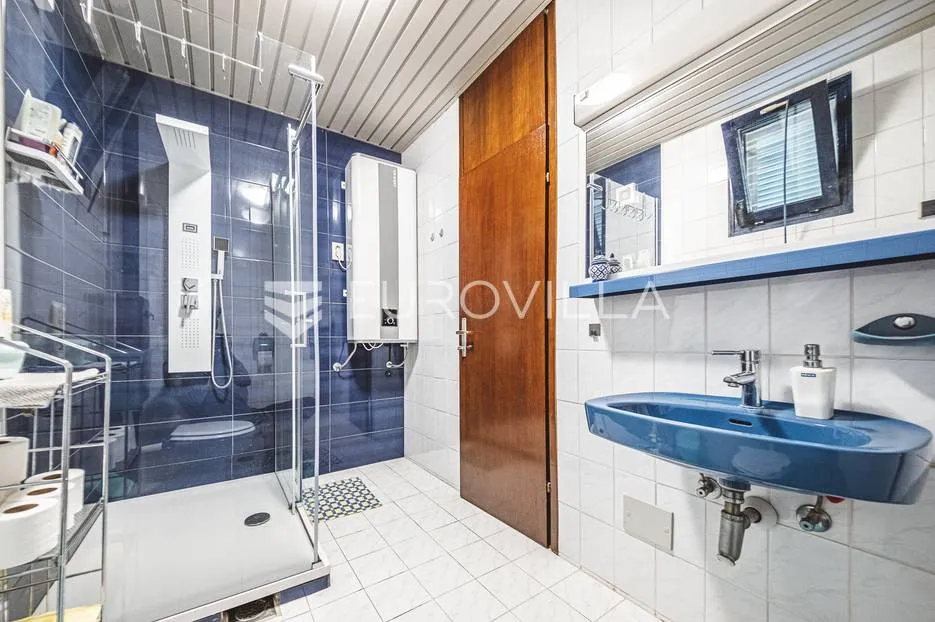 otok krk, njivice, prekrasna kuća s pogledom na more nkp 244 m2 - slika 16