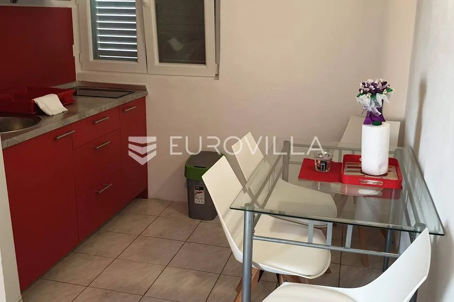nin, ždrijac, prekrasna apartmanska vila, prvi red do mora - slika 15