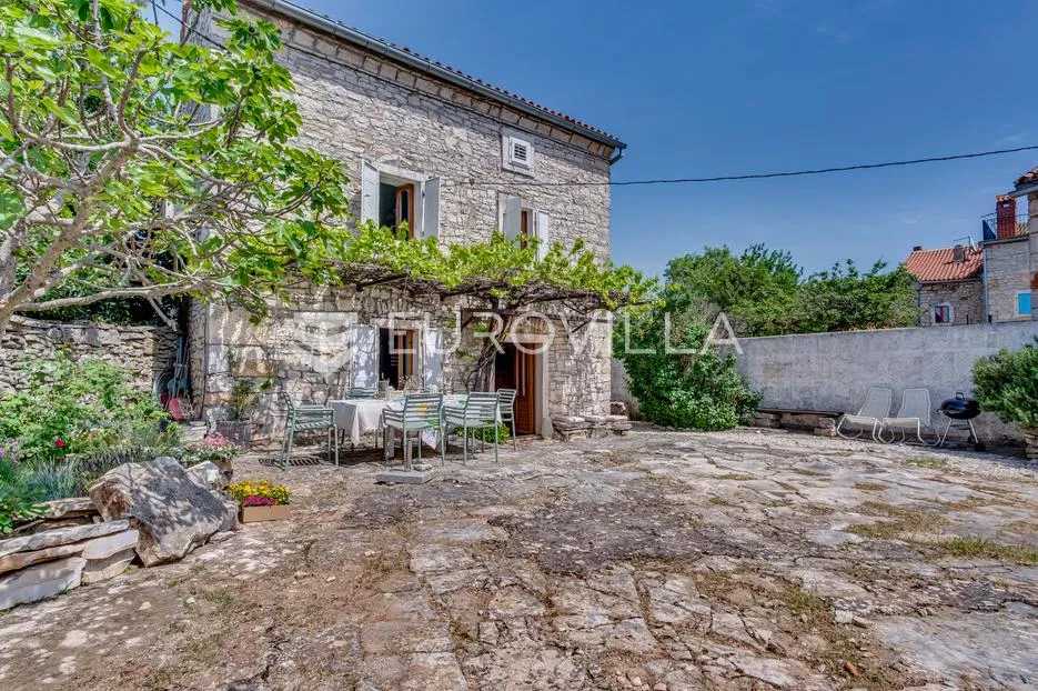 istra, svetvinčenat, imanje s dvije kamene kuće i okućnicom od 2.272 m² - slika 17