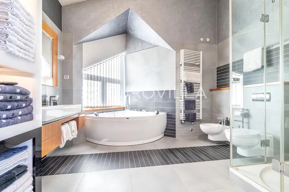 samobor, vrhovčak, luksuzna kuća 340 m² s dvorištem veličine 588 m² - slika 9