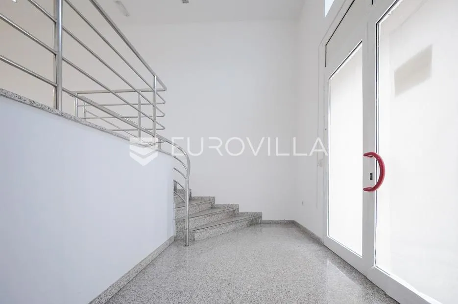zadar, branimirova obala, poslovni prostor na izvrsnoj lokaciji - slika 13