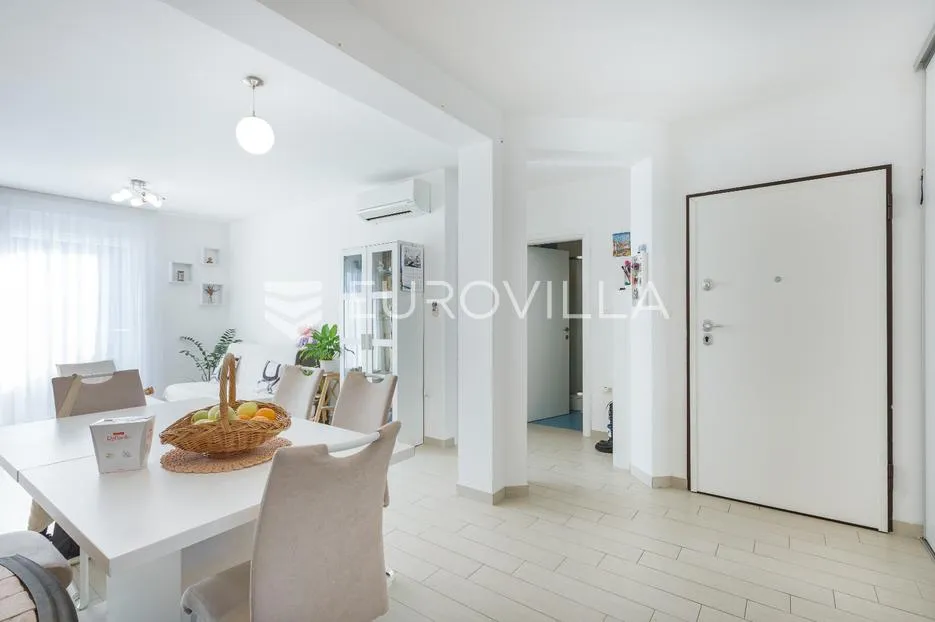 pula, moderan trosoban stan s apartmanom, vrtom i terasom, 136 m² - slika 8