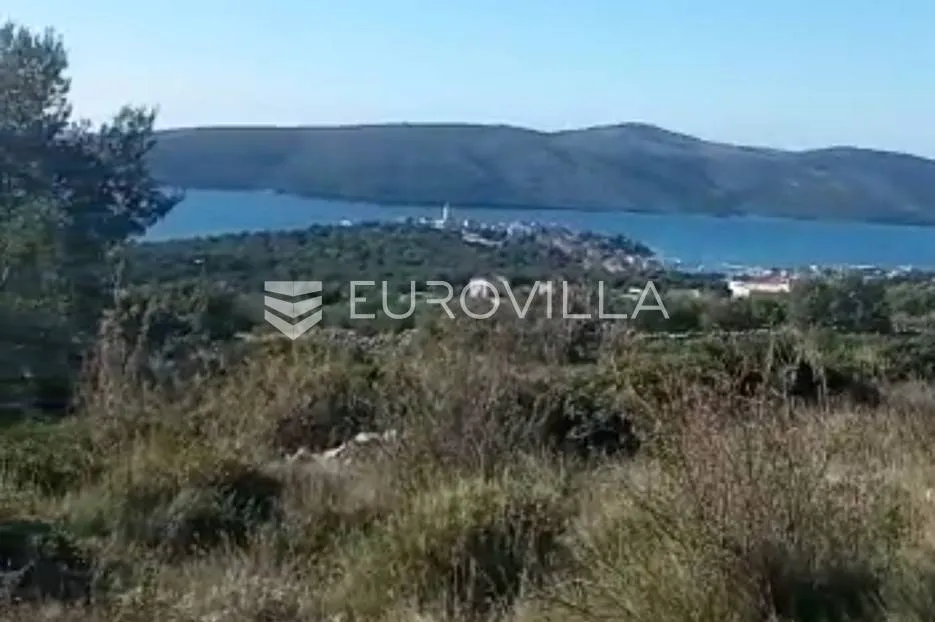 split okolica- trogir- seget, građevinsko zemljište 10.164m2 600m od mora - slika 4