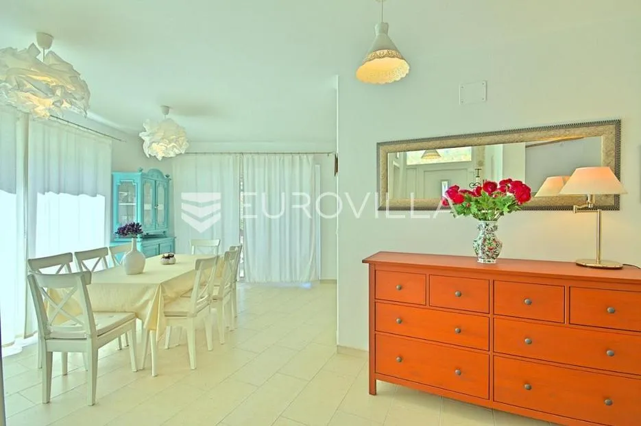 istra, vošteni, predivna katnica 180 m² s bazenom i uređenom okućnicom - slika 8