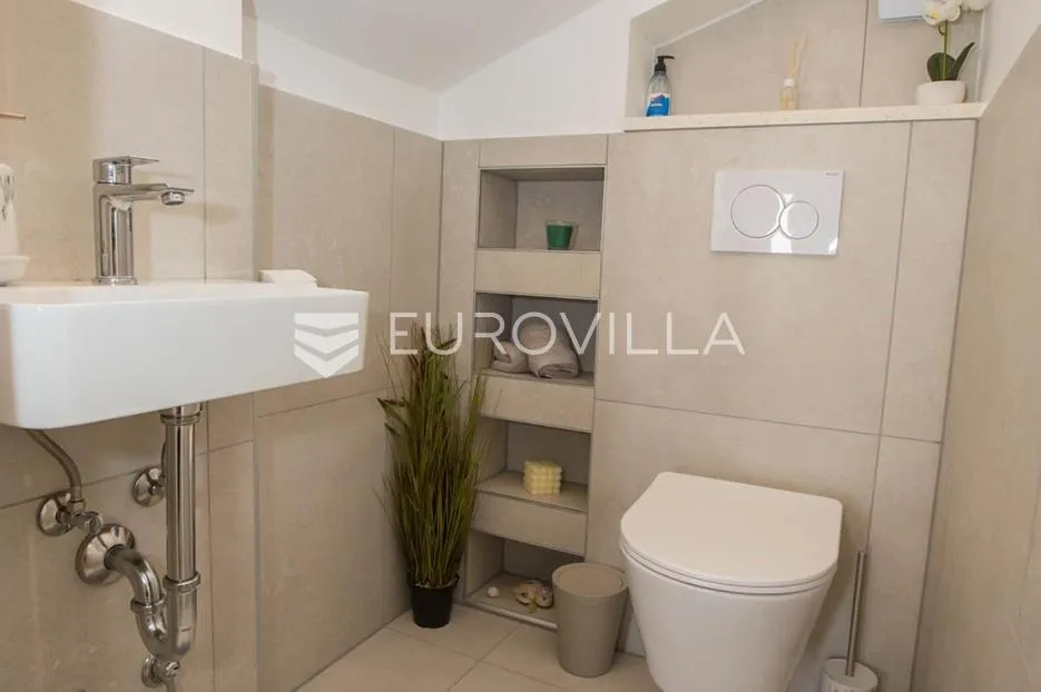 istra, vodnjan, dva renovirana stambena objekta s jacuzzijem na mirnoj lokaciji - slika 10