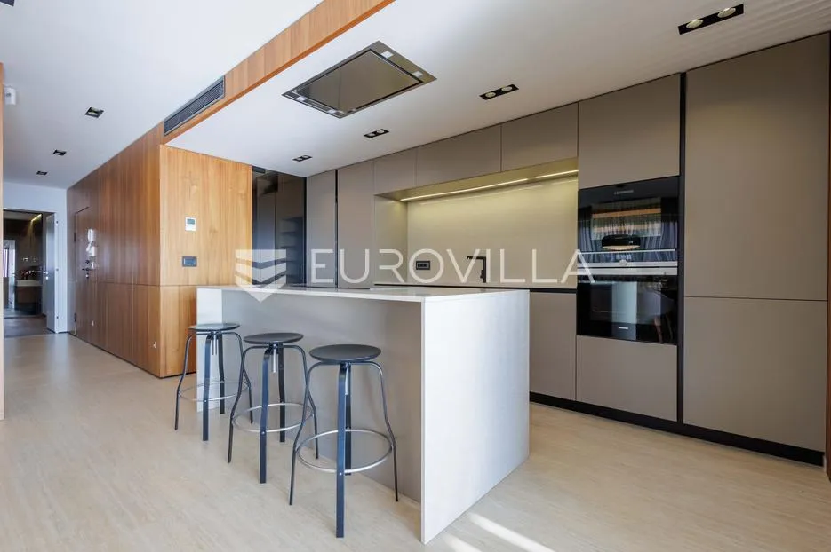 istra, novigrad, luksuzan penthouse 135 m², dvije spavaće sobe, pogled na more, parking - slika 2