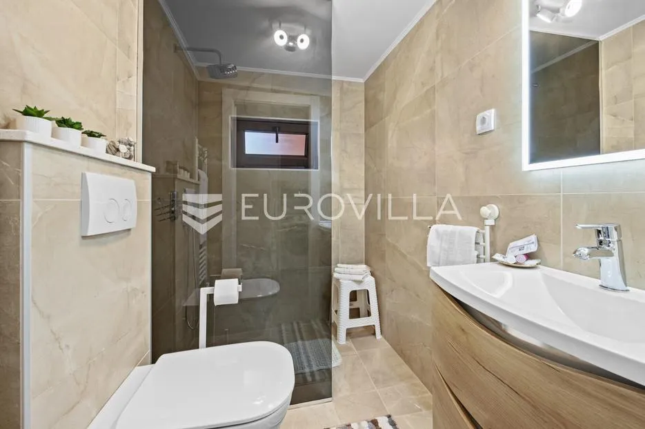 istra, rovinj, atraktivna kuća 170m2 s bazenom u neposrednoj blizini centra - slika 8