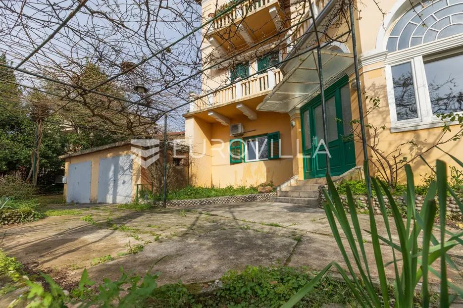 opatija, centar, kompletno renoviran peterosoban stan u austrougarskoj vili 90 m od mora - slika 22
