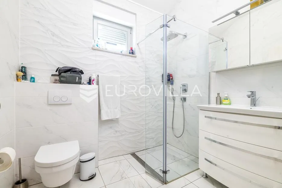 novi zagreb, čehi, moderna kuća 240 m² na zemljištu od 3100 m² - slika 11