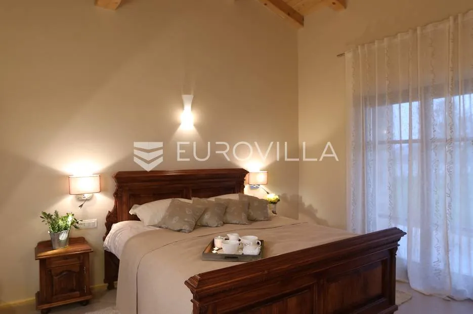 istra, savičenta, juršići, moderna vila 400 m2 na velikoj okućnici 1986m2 - slika 17