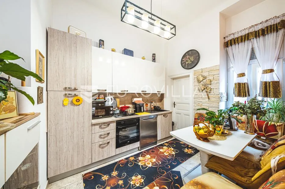 zagreb, trg dr. franje tuđmana, prekrasan četverosoban stan 95 m² - slika 9