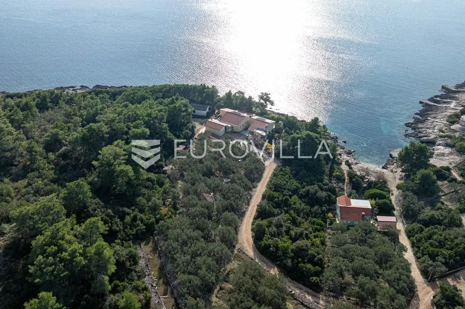 otok korčula, vela luka, građevinsko zemljište uz more - slika 12