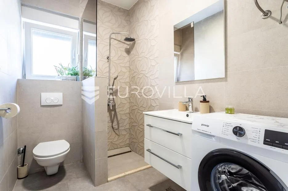 rogoznica, zečevo, kuća s 4 stana i podrumom, 366,81 m² - slika 15