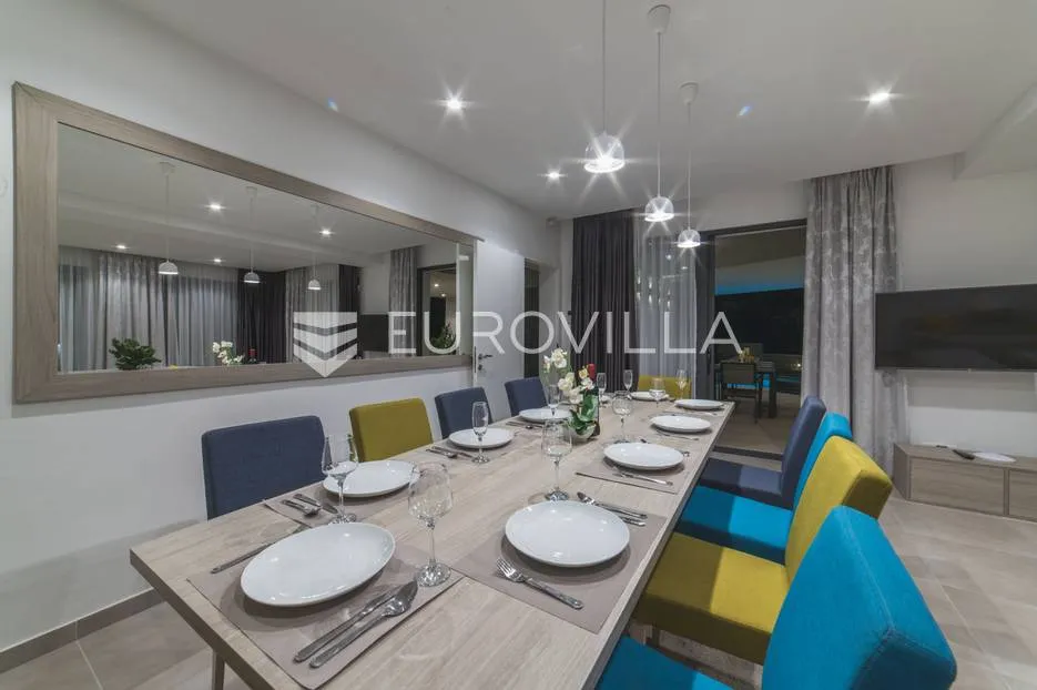 trogir, luksuzna vila s bazenom, nkp 368 m2 - slika 69