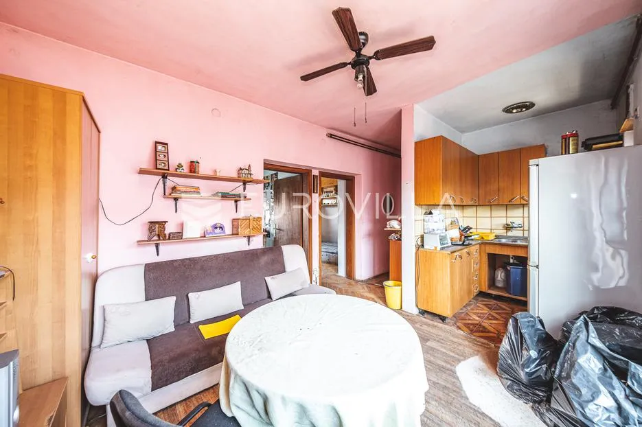 zagreb, rudeš, prostran dvoetažan stan 103 m² za adaptaciju - slika 10