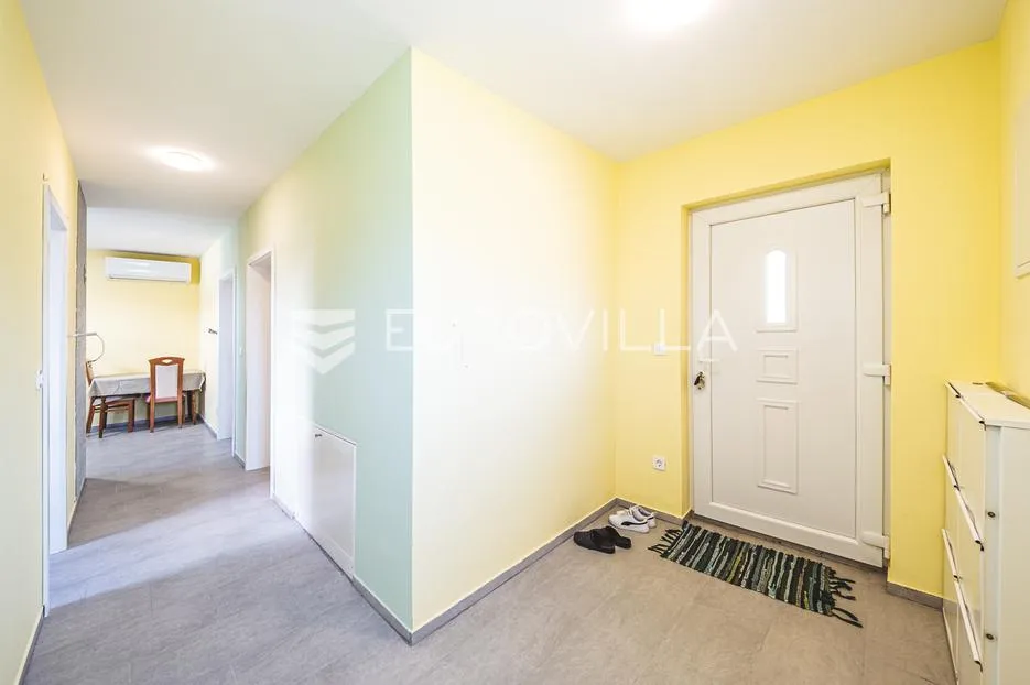 zaprešić okolica, prudnice, funkcionalna kuća 200 m² - slika 8