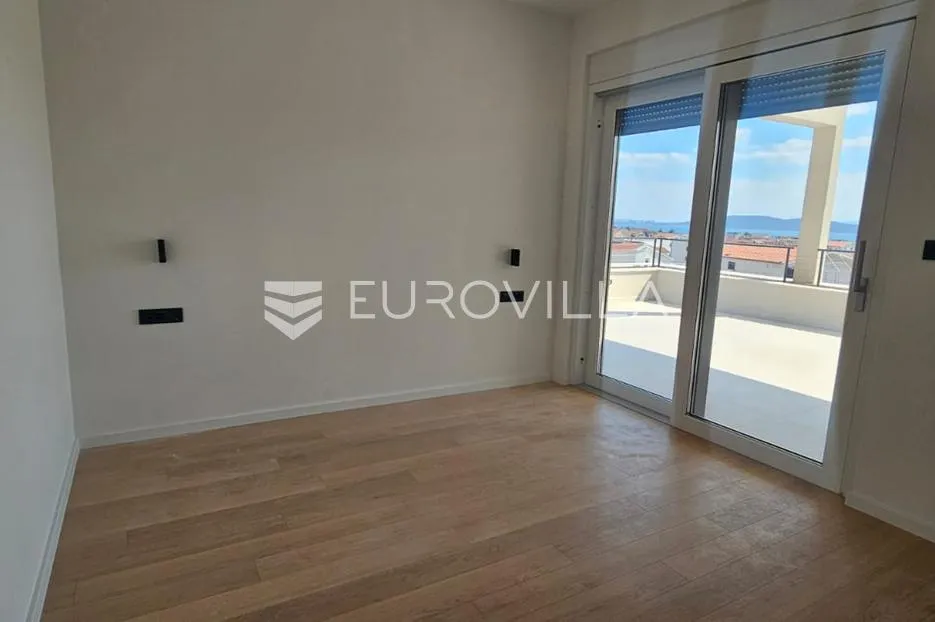 kaštel stari penthouse 102 m² s pogledom na more, garaža s ostavom direkno lift u stan - slika 8