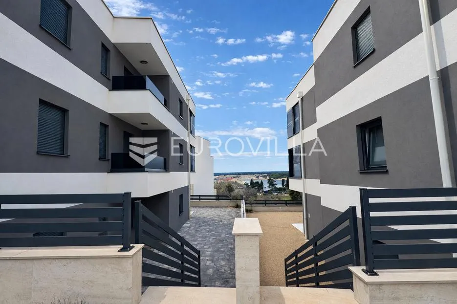 pag, šimuni, dvosoban apartman s vrtom 120 m od mora - slika 3
