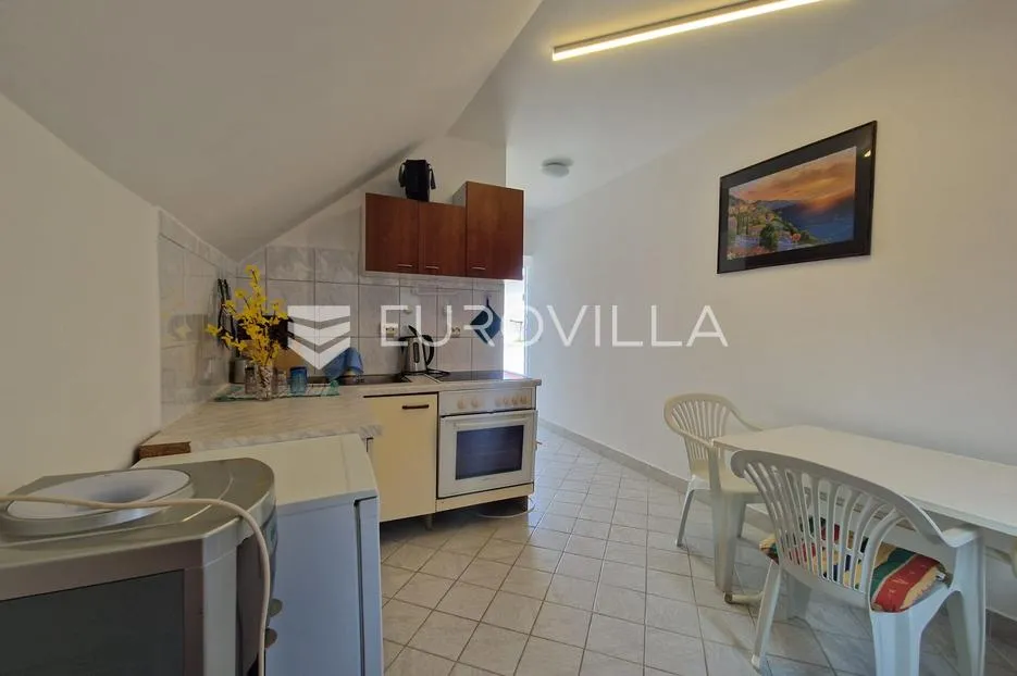 vir, samostojeća katnica s dva apartmana - slika 34
