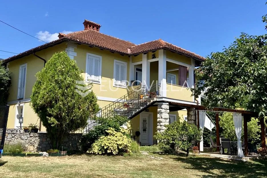 Opatija, Ičići, šarmantna obiteljska vila sa velikim dvorištem i pogledom na more - Ičići, Opatija