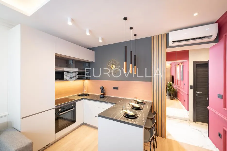 rijeka, centar, novouređen luksuzan stan nkp 115 m2 s tri apartmana - slika 15