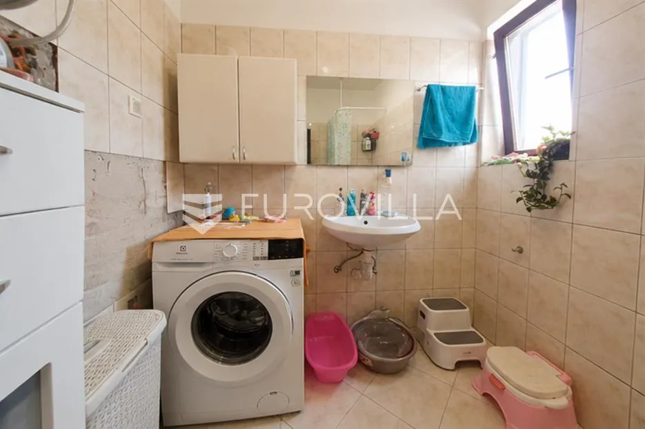 vir, samostojeća prizemnica s garažom i mediteranskim vrtom, 120 m od mora - slika 14
