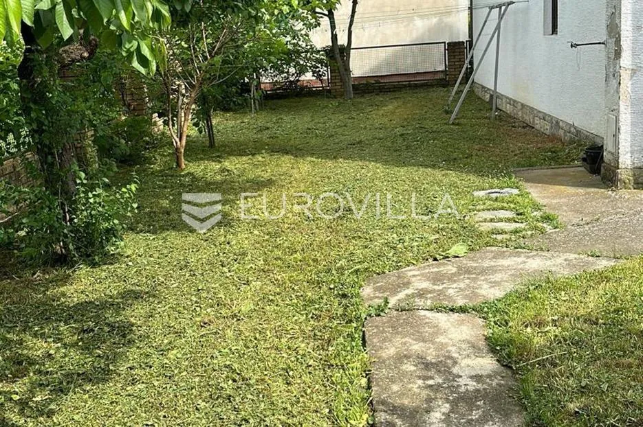 županja, prostrana samostojeća kuća s odličnim potencijalom - slika 5