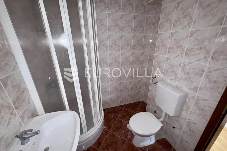 otok krk, njivice, četverosoban stan 79 m², terasa s pogledom na more - slika 13