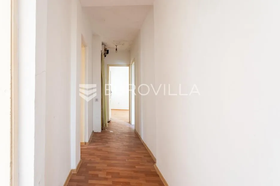 split, brda, stambena prizemnica površine 105 m2 - slika 9