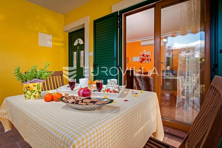 istra, rovinj, kuća 360 m2 s tri stana i zasebnom kućicom, izuzetna lokacija - slika 33