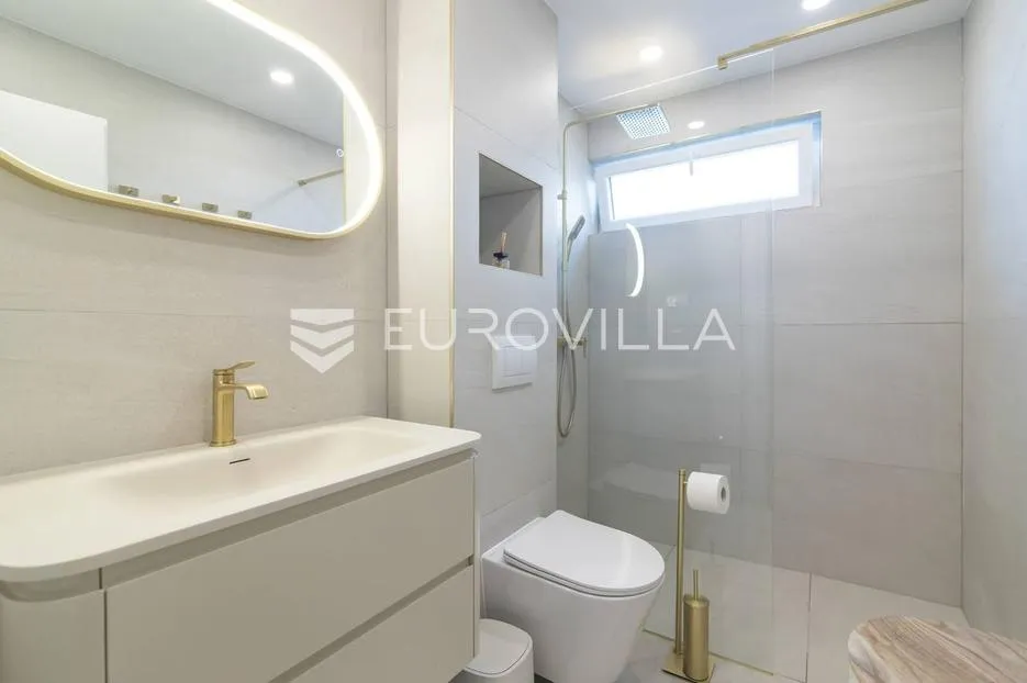 senj, dvosoban stan 62 m² s pogledom na more, udaljen od plaže 80 m - slika 9