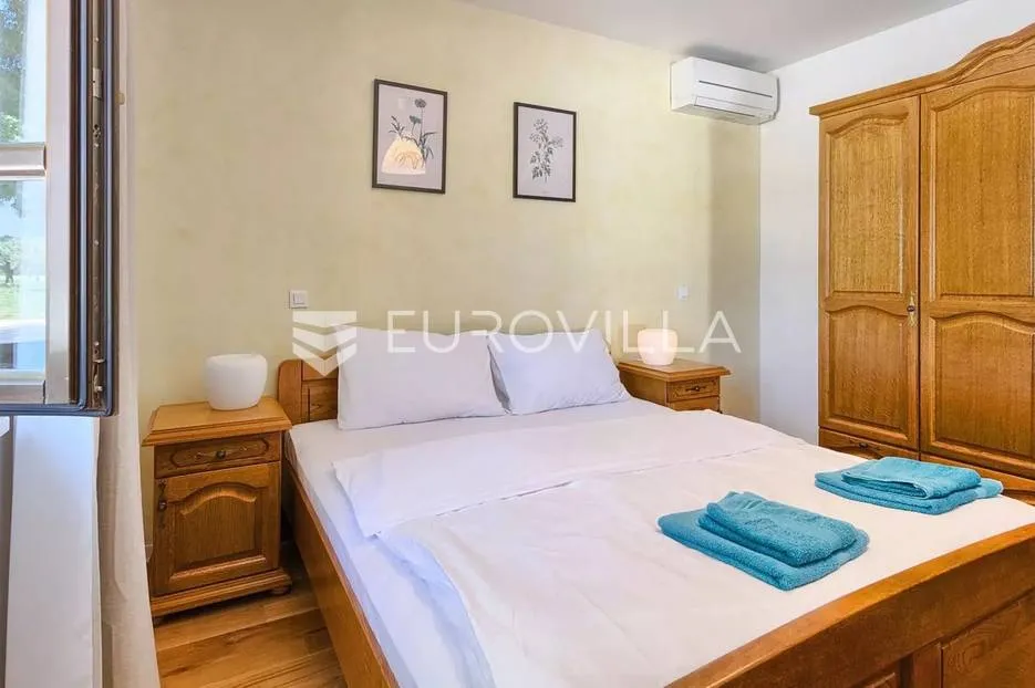 istra, bale, vila s bazenom na imanju od 30.000 m2 u osami - slika 27