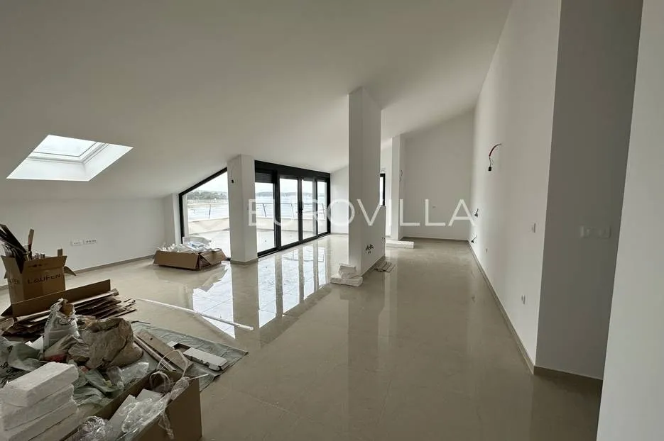 medulin, trosoban stan s pogledom more neto korisne površine od 133 m² - slika 12