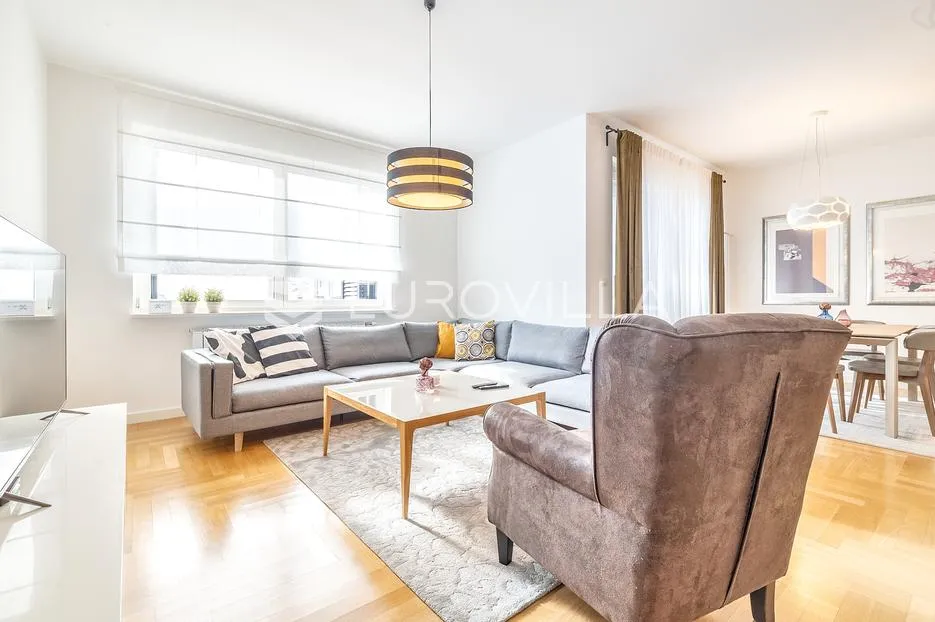 zagreb, vmd strojarska, prekrasan peterosoban stan s garažom nkp 140m2 - slika 3
