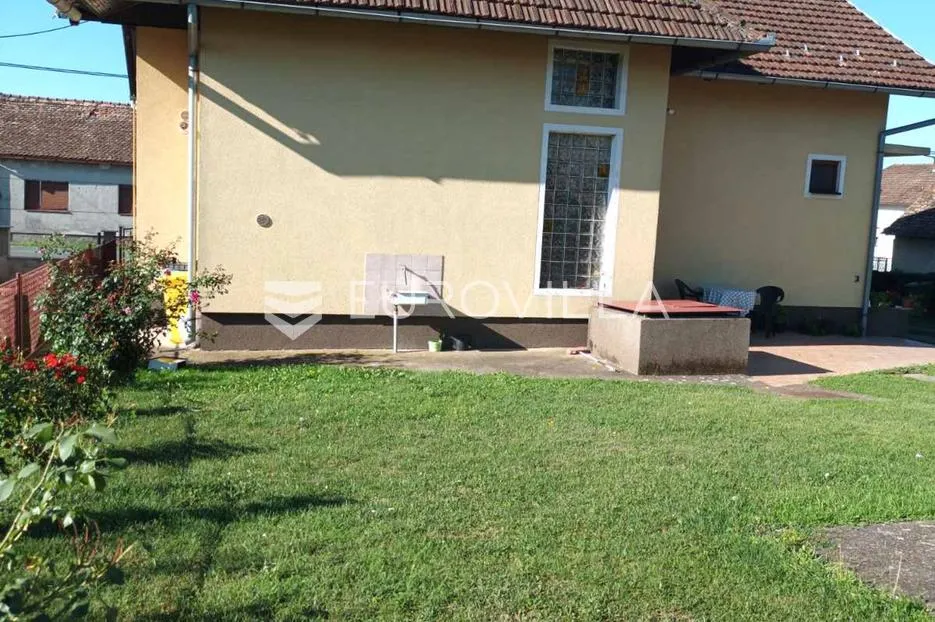 Okučani, Bodegraj, obiteljska kuća - Bodegraj, Okučani